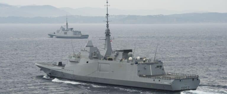 Quelles sont les options de la Marine nationale pour renforcer la protection de ses navires ?