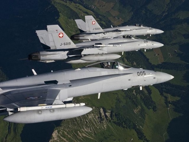 De Zwitserse Confederatie gebruikt F18 Hornets en F5 Tigers om haar luchtruim te beschermen Defensie Nieuws | Straaljagers | Legerbudgetten en defensie-inspanningen