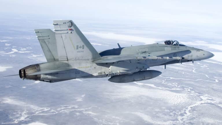L’appel d’offre canadien pour remplacer ses F18 toujours contraint par le programme F35