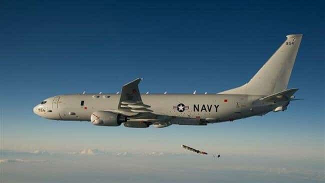 US Navy P8 Poseidon wirft einen Torpedo während einer ASM 1-Übung ab. Militärische Planung und Pläne | Militärische Allianzen | Verteidigungsanalyse