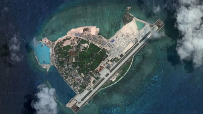 Una de las bases artificiales chinas en las Islas Paracelso en el Análisis de Defensa Marítima de China | Cadena de subcontratación industrial de defensa | Despliegue de fuerzas - Reaseguro