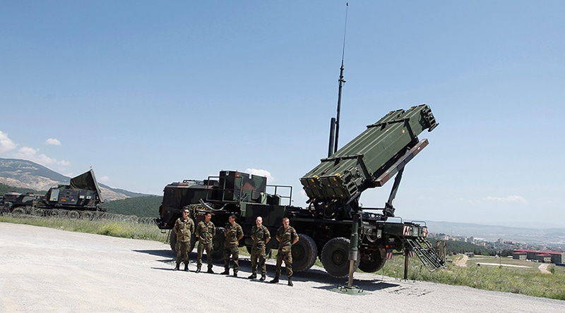 Deutsche Armee M104 Patriot Battery Defense News | Militärbündnisse | Budgets und Verteidigungsbemühungen der Streitkräfte
