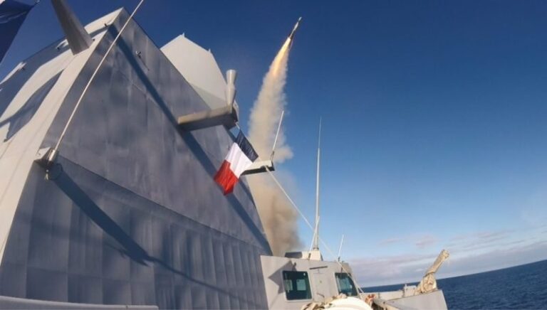 RETEX Red Sea implora por um fortalecimento imediato da defesa antiaérea das fragatas francesas