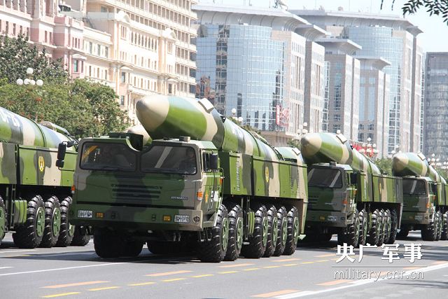 Missile balistico a raggio intermedio DF 26 delle forze strategiche cinesi Alleanze militari | Analisi della difesa | Armi e missili ipersonici