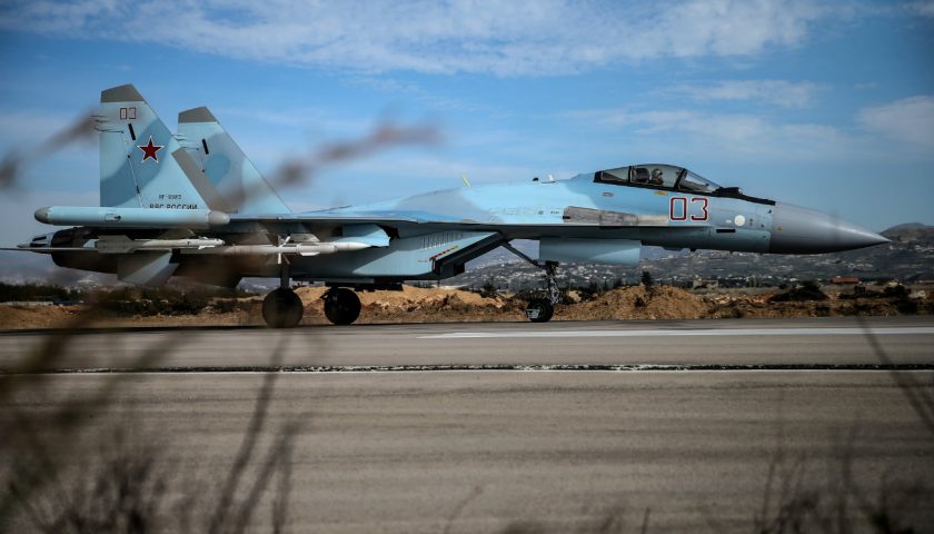 Su35s base syrie Analyses Défense | Aviation de chasse | Budgets des armées et effort de Défense