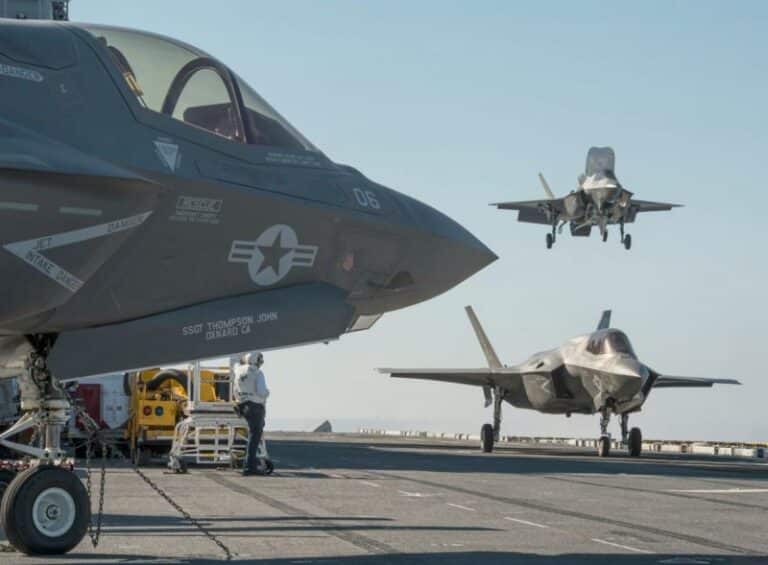 Avec les LHA classe America, l’US Navy renoue avec les porte-avions légers