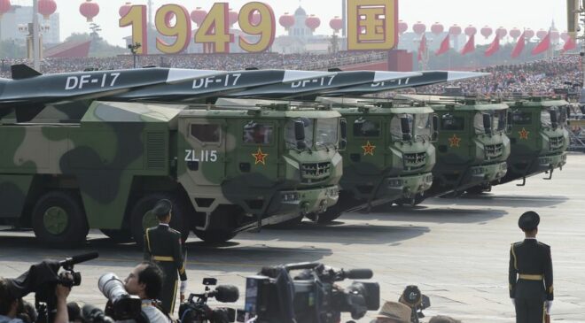 missile DF17 70eme anniversaire Budgets des armées et effort de Défense | Analyses Défense | Constructions Navales militaires