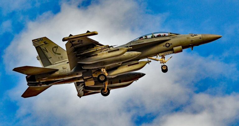 Guerre électronique & Cyber : Changer de stratégie pour reprendre l’avantage