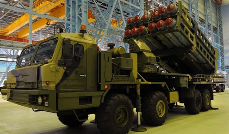 Le système anti-aérien S-350 Vitiyaz entre en service dans les forces russes