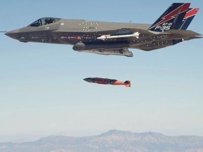 F35A lors des tests de largage de la bombe nucleaire B61 Actualités Défense | Armes nucléaires | Bombardiers Stratégiques