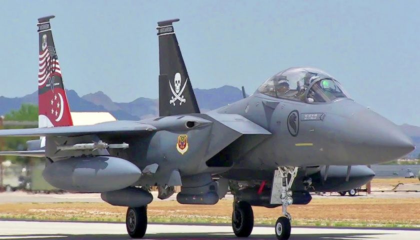 Singapur F15SG Verteidigungsanalyse | Kampfflugzeuge | Militärflugzeugbau
