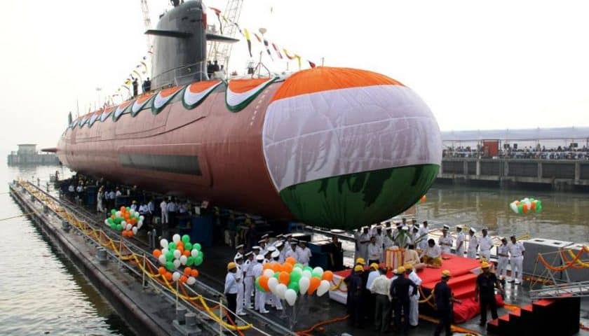 L'INS Kalvari è stato inviato al molo per essere messo a galla al Naval Dockyard Mumbai Defense News | Propulsione indipendente dall'aria AIP | La comunicazione istituzionale della Difesa
