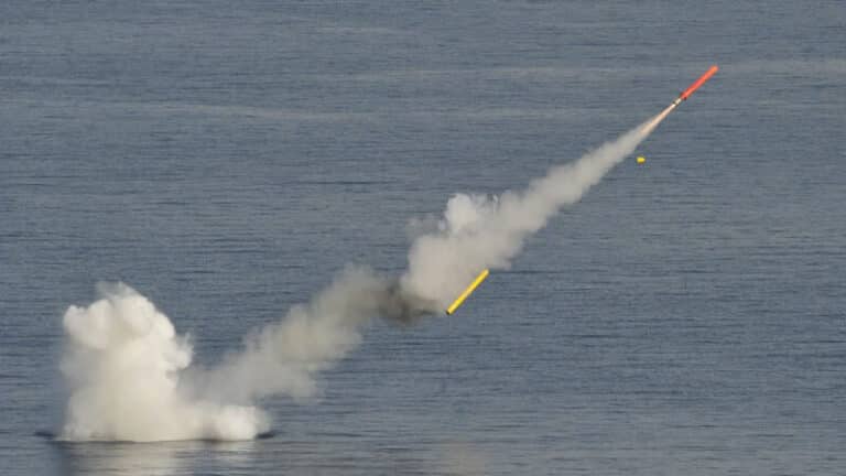 Le Japon veut armer ses sous-marins de missiles de croisière à changement de milieu