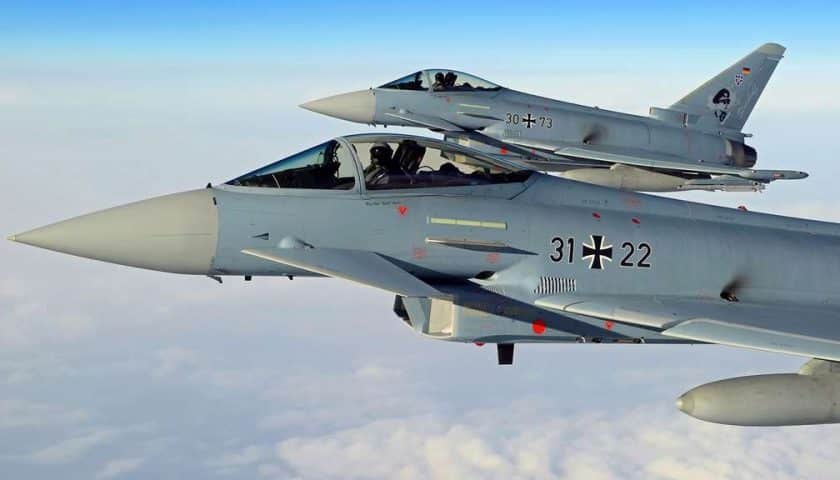 Euro Fighter Typhoon della Luftwaffe di pattuglia in Germania | Analisi della difesa | Aerei da caccia