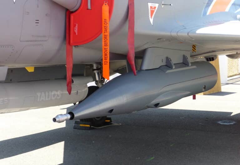 Dassault Aviation aurait terminé les essais du pod canon CC-422 destiné aux Mirage 2000D modernisés