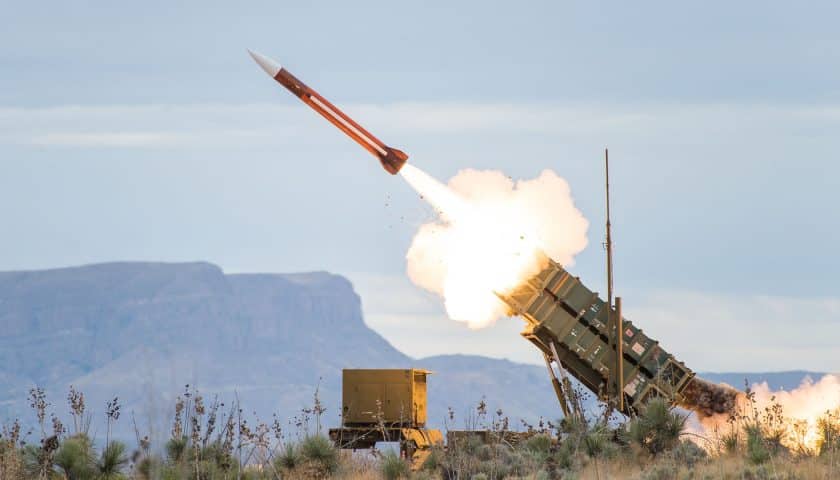 Patriot Luft- und Raketenabwehrsystem Luftverteidigungssystem | Verteidigungsanalyse | Laserwaffen und gerichtete Energie