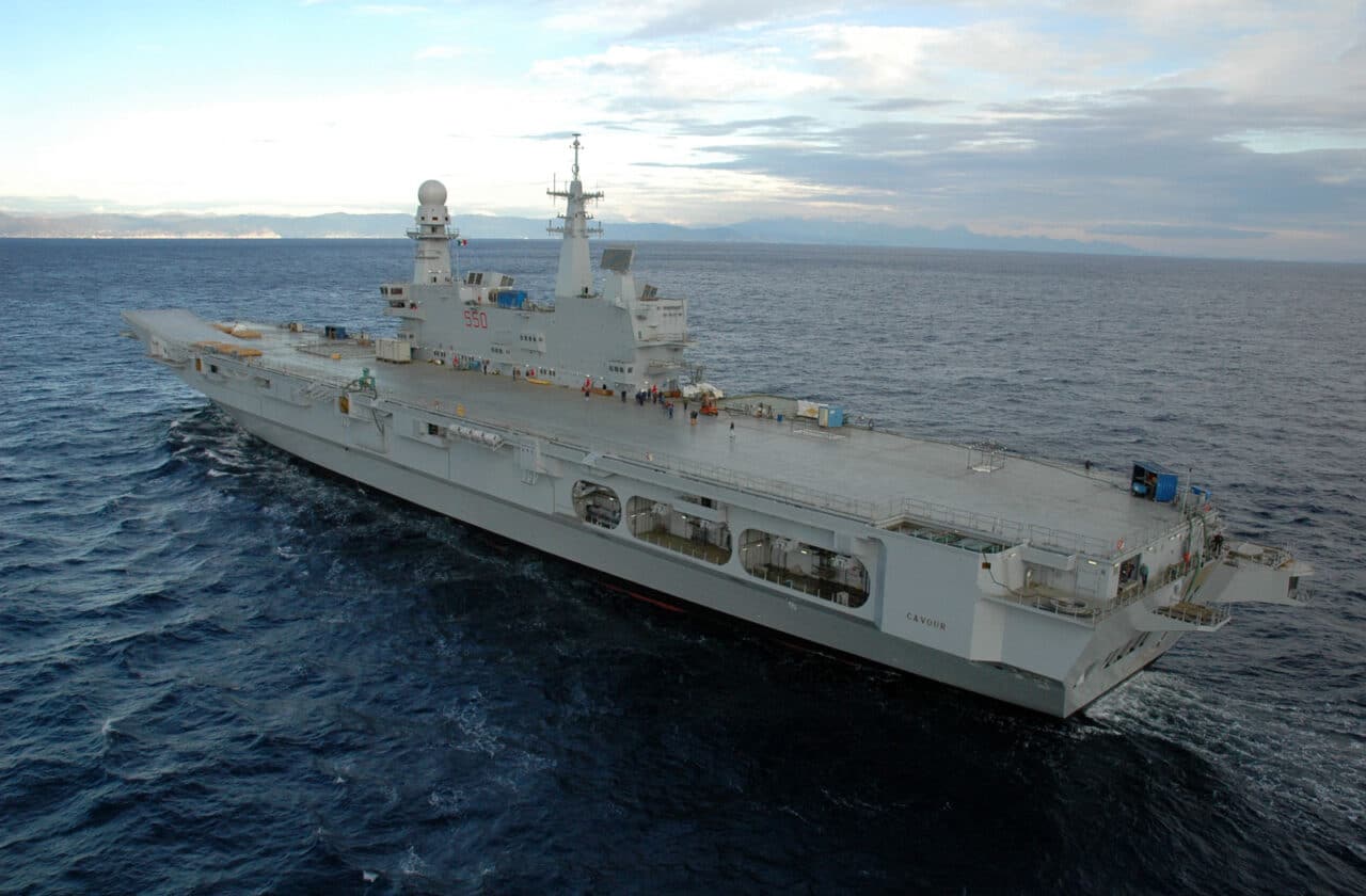 porte-aéronefs cavour