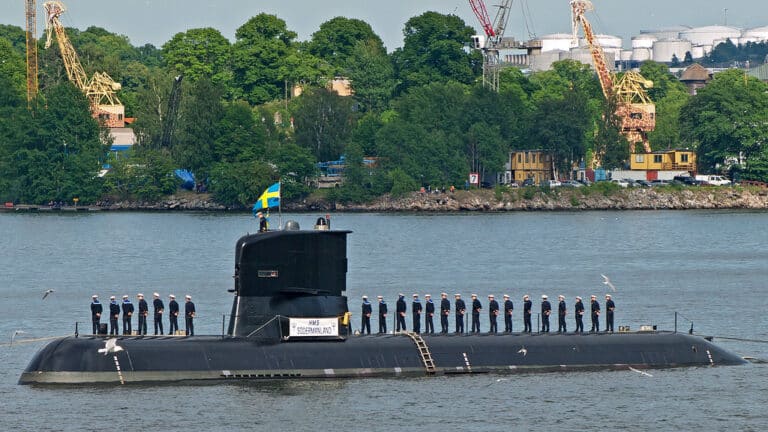 Les 2 sous-marins suédois de la classe Södermanland se rapprochent de Varsovie