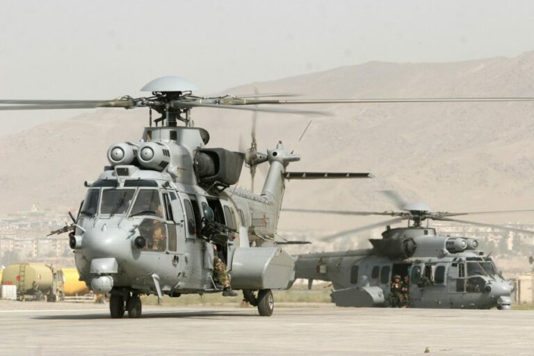 Défense: le projet de relance de la filière aéronautique réserve de bonnes et de mauvaises surprises