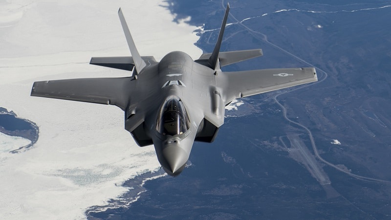 F 35A USAF dekt vlucht USAF Defense Analyses | Straaljagers | Bouw van militaire vliegtuigen