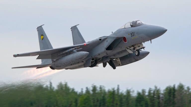 Le Japon va moderniser 68 de ses F-15J pour 5,6 Md$