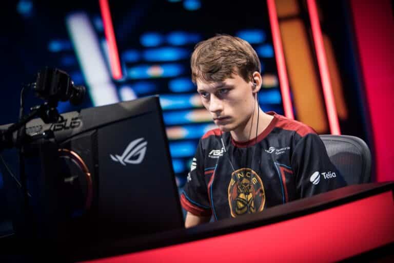 La DARPA teste ses Intelligences Artificielles sur le jeu Starcraft