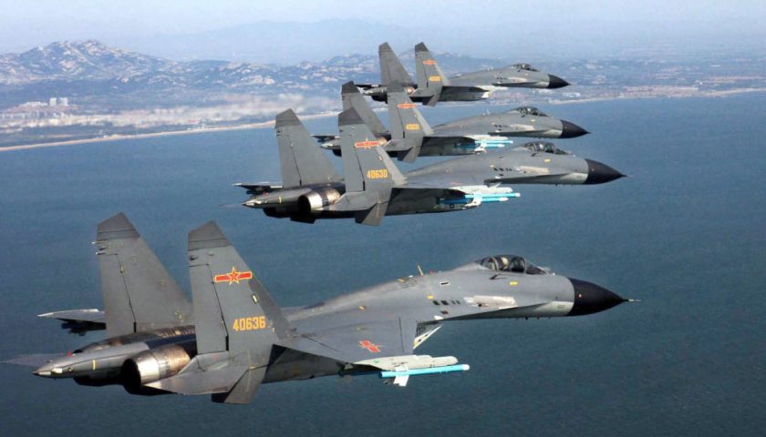 J-11B-Düsenjäger im Südchinesischen Meer Verteidigungsnachrichten | Militärische Allianzen | amphibischen Angriff