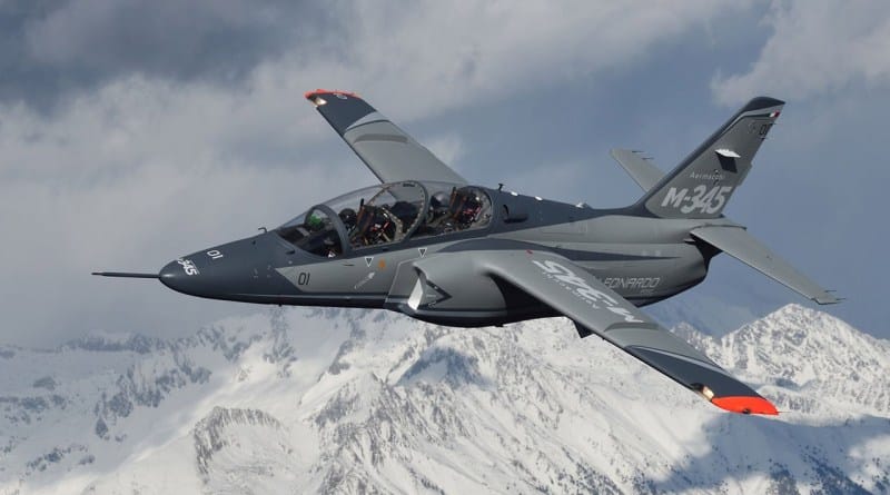 लियोनार्डो एर्मैची एम 345 रक्षा समाचार | प्रशिक्षण और आक्रमण विमान | सैन्य विमान निर्माण