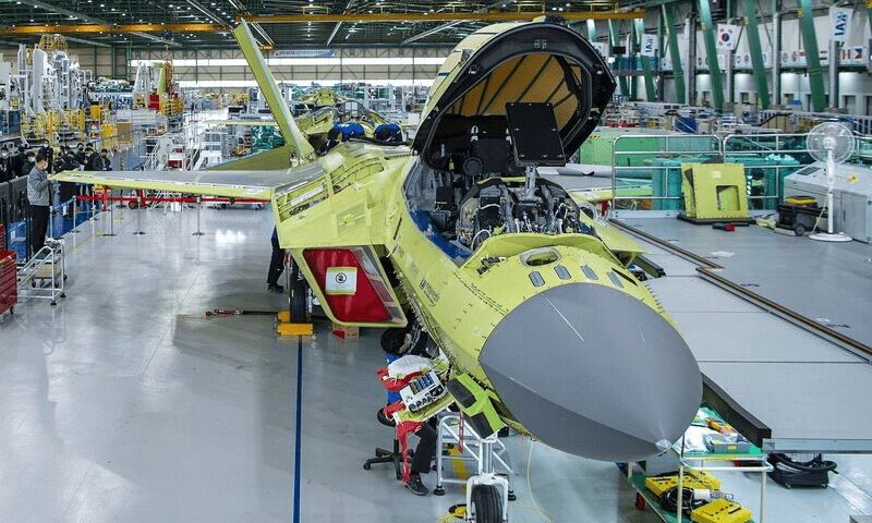 Análisis de defensa del montaje KF21 | Aviones de combate | Construcción de aviones militares