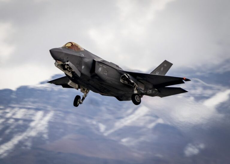 Constellation, F-35…: ¿los programas de defensa estadounidenses están plagados de especificaciones excesivas?