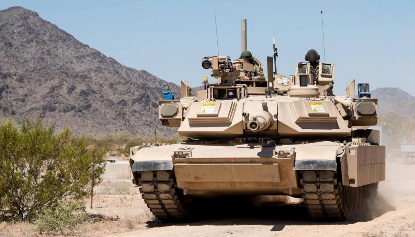 l'M1A2C Abrams è uno dei carri pesanti moderni più imponenti del momento con il challenger 3