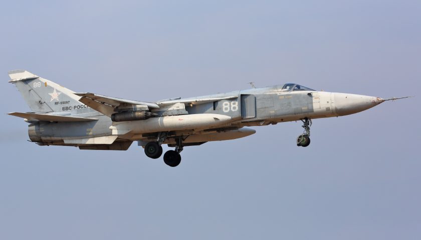 सेंट्रलनाया उगलोवाया एयर बेस पर रूसी वायु सेना सुखोई एसयू 24एम आरएफ 95097 रक्षा समाचार | सैन्य गठबंधन | लड़ाकू विमान