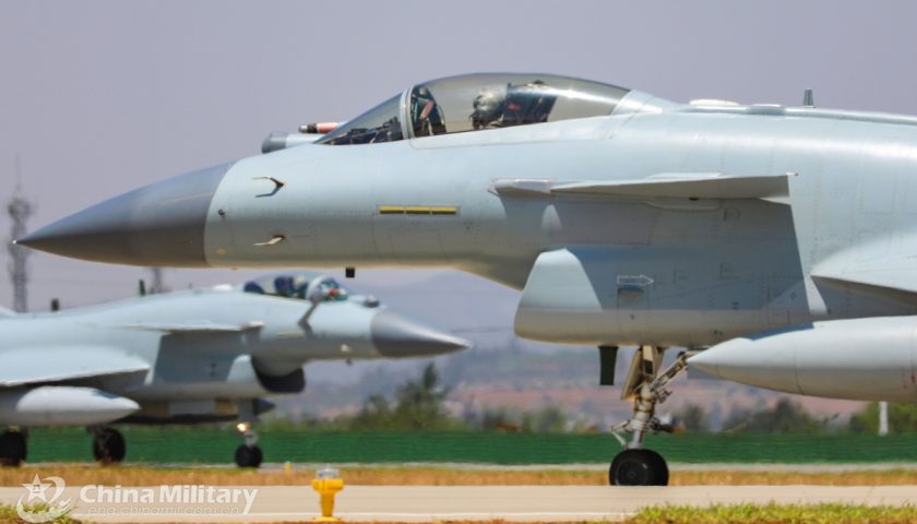 j10 Verteidigungsanalyse | Kampfflugzeuge | Militärische Lieferkette