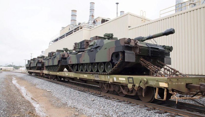 M1A2 transport Nieuws Defensie | MBT-gevechtstanks | Bouw van gepantserde voertuigen