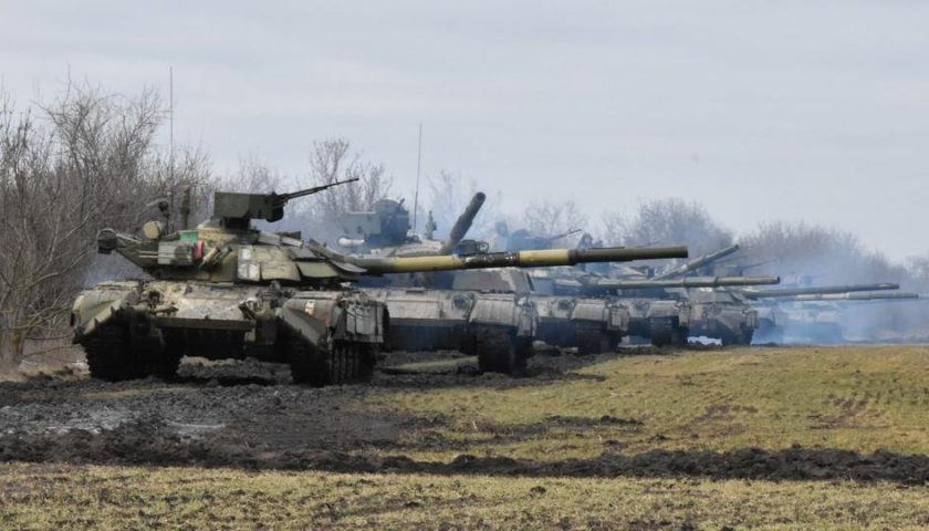 Russisk kampvogn analyserer forsvar | Forsvarets budgetter og forsvarsindsats | Forsvarsinstitutionel kommunikation