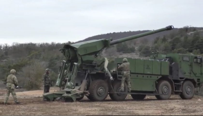 Le Caesar 8x8 etait le principal compétiteur des canons Atmos au Danemark