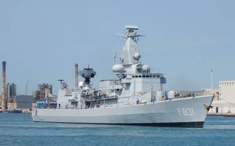 La Grèce signe une Lettre d’Intention pour 2 frégates et 6 chasseurs de mines d’occasion avec les Pays-Bas