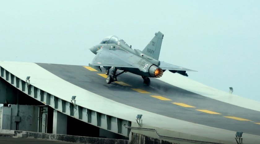 fighter påbegynder LCA Indien Forsvarsnyheder | Jagerfly | Konstruktion af militærfly