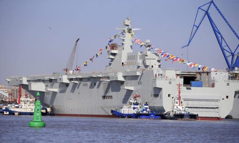 Croiseur Type 055, LHD Type 075 : l’expansion effrénée de la flotte chinoise se poursuit