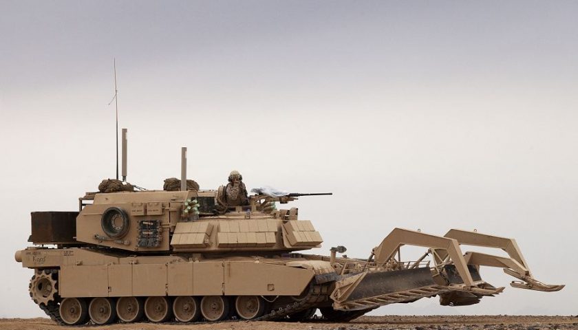 एबीवी असॉल्ट ब्रीचर वाहन हेवी इंजीनियर बख्तरबंद वाहन टैंक संयुक्त राज्य अमेरिका सेना अमेरिकी 925 डीवीआईडीएस 002 रक्षा समाचार | सैन्य गठबंधन | ऑस्ट्रेलिया