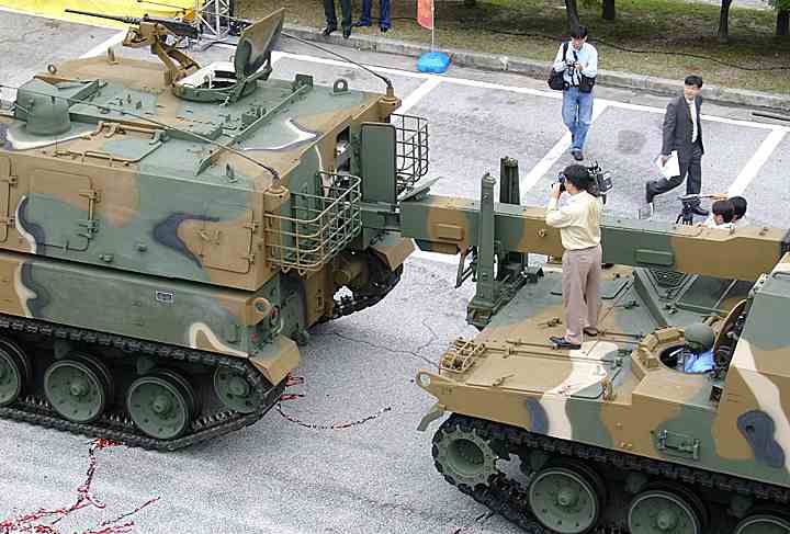 K10 ravitaillant un automoteur K9