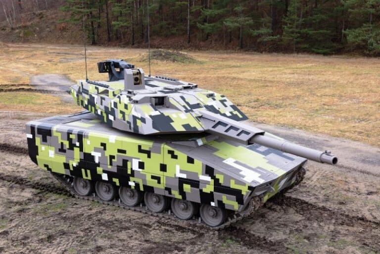 L’allemand Rheinmetall présente le char moyen Lynx 120, un nouveau char moyen à hautes performances