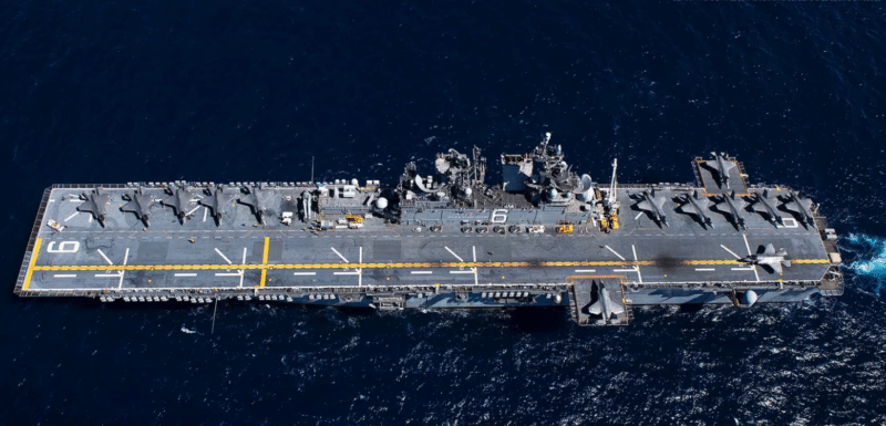 USS america F35 e1647873953888 Noticias de defensa | Asalto anfibio | Aviones de combate