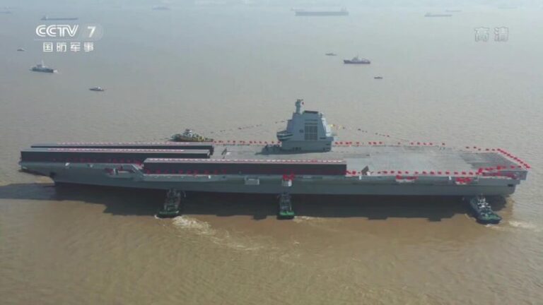 Quelles sont les 4 avancées majeures du nouveau porte-avions chinois CV-18 Fujian ?