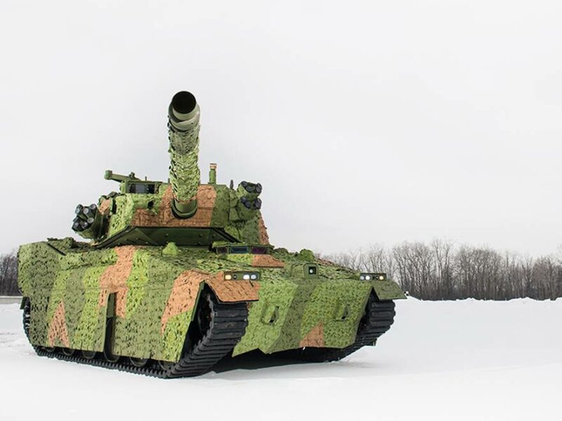 BAE's M8 Buford lichte tank werd niet vastgehouden door het Amerikaanse leger