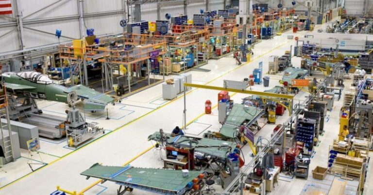 Boeing annonce la fermeture de la ligne d’assemblage du F/A-18 E/F Super Hornet en 2025