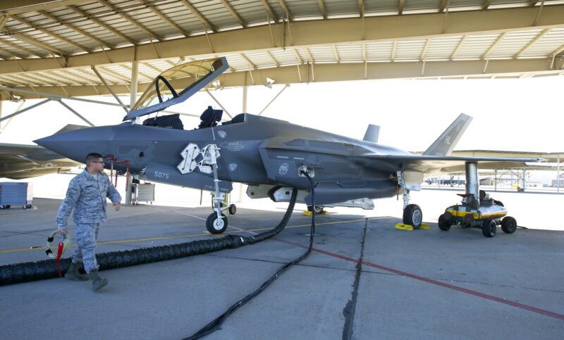 F 35A रखरखाव e1681302744721 रक्षा का विश्लेषण करता है | लड़ाकू विमान | सैन्य आपूर्ति श्रृंखला