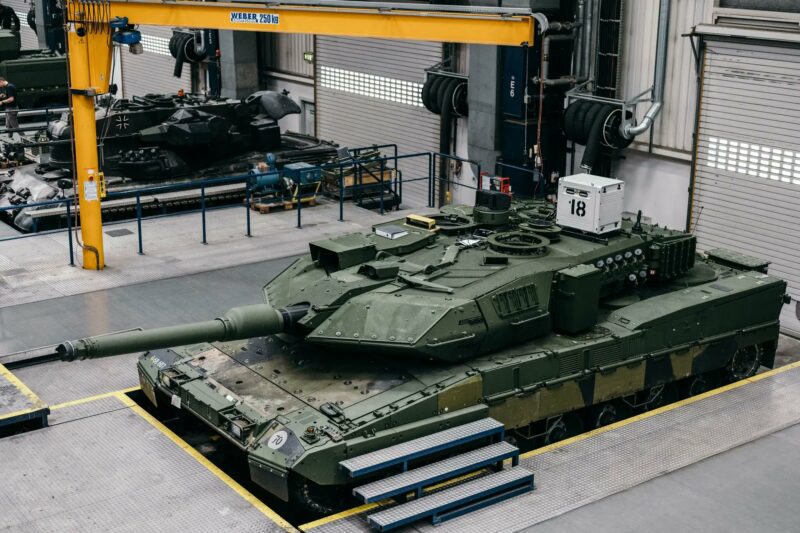 KMW Leopard2 fabrik e1683202464684 Artilleri | MBT kampvogne | Russisk-ukrainsk konflikt