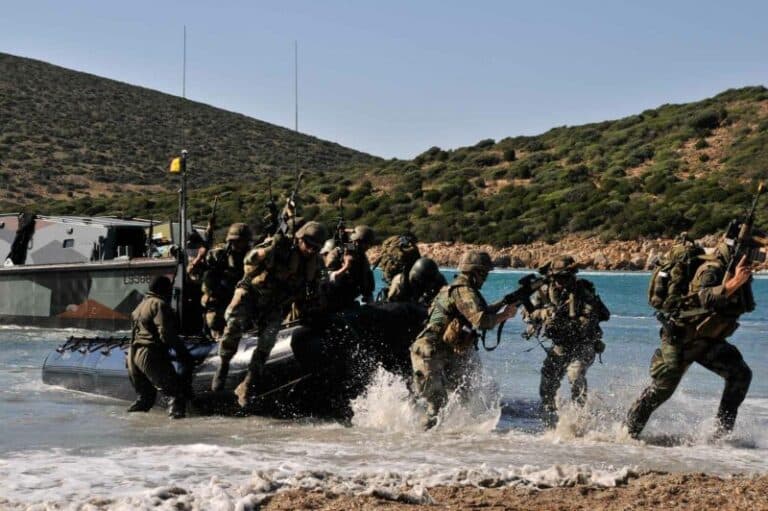 La Marine italienne commande 3 nouveaux grands navires d’assaut LXD de 16.500 tonnes