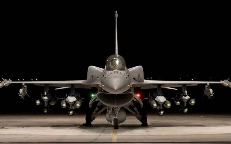 F16V 1 escala 1 Estados Unidos | Alianzas militares | Aviones de combate